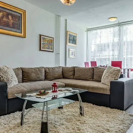 Apartment Tara *